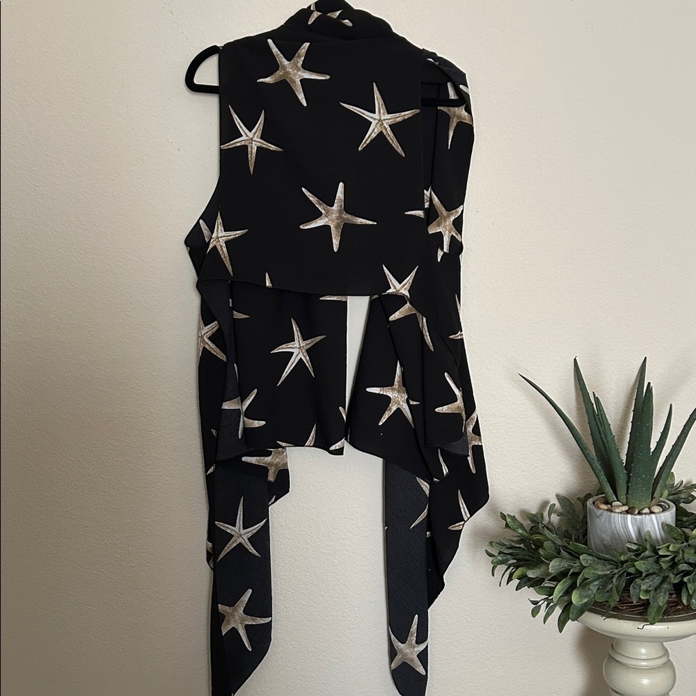 Black StarFish Patterned Shawl/Beach Cover-Up - Picture 4 of 4